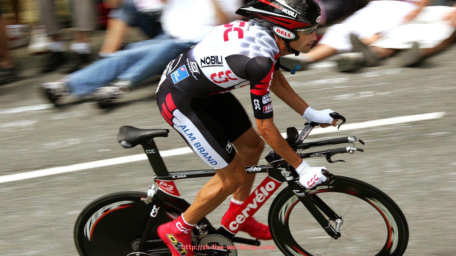 世俱杯直播-世俱杯赛场实况转播：体验球场临场氛围的最佳方式